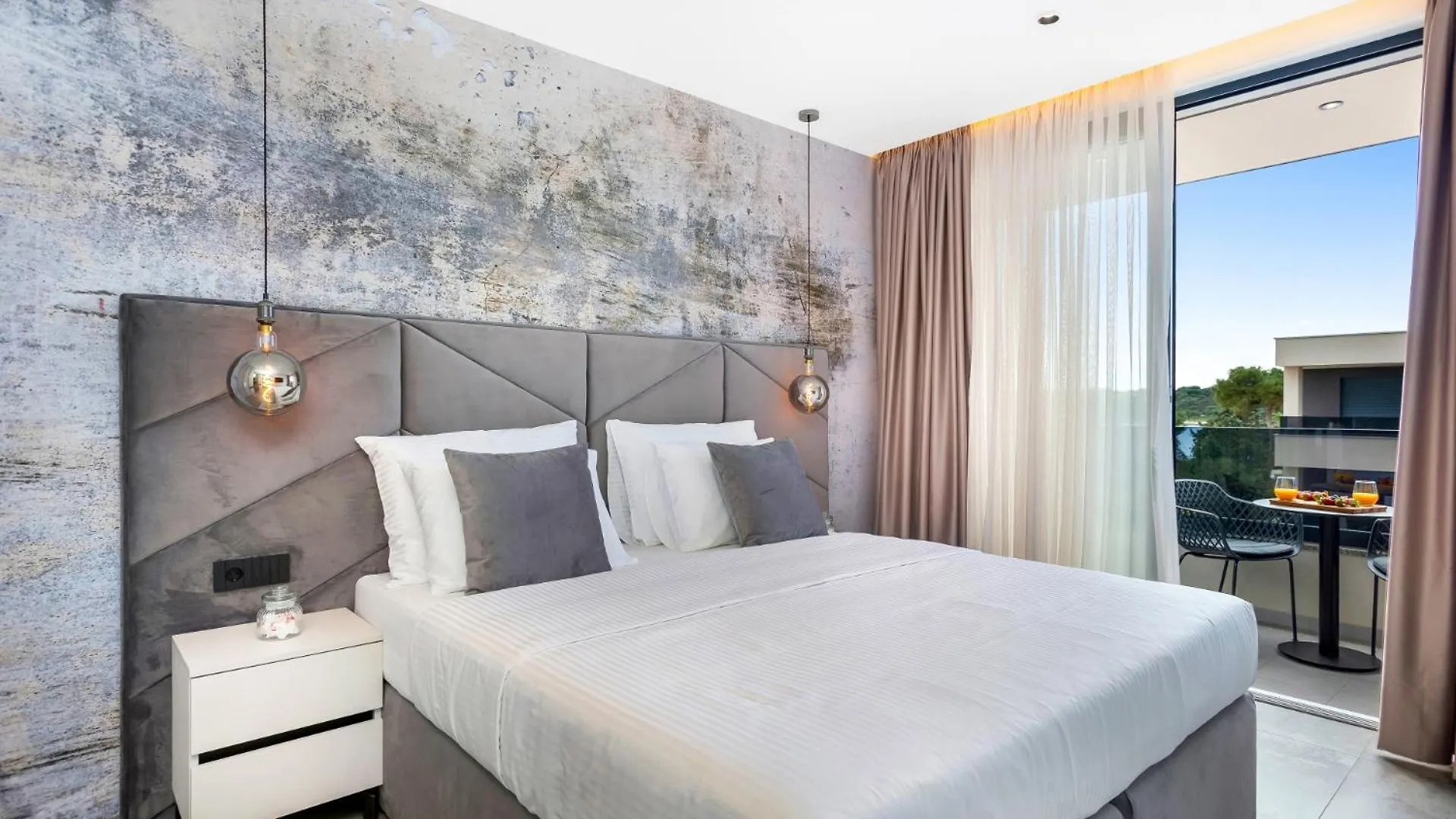 Fly Rooms Medulin - 50M From The Beach - New 2024 Pensionat