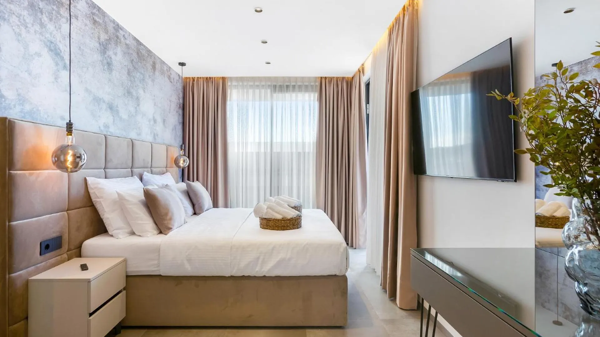 Fly Rooms Medulin - 50M From The Beach - New 2024