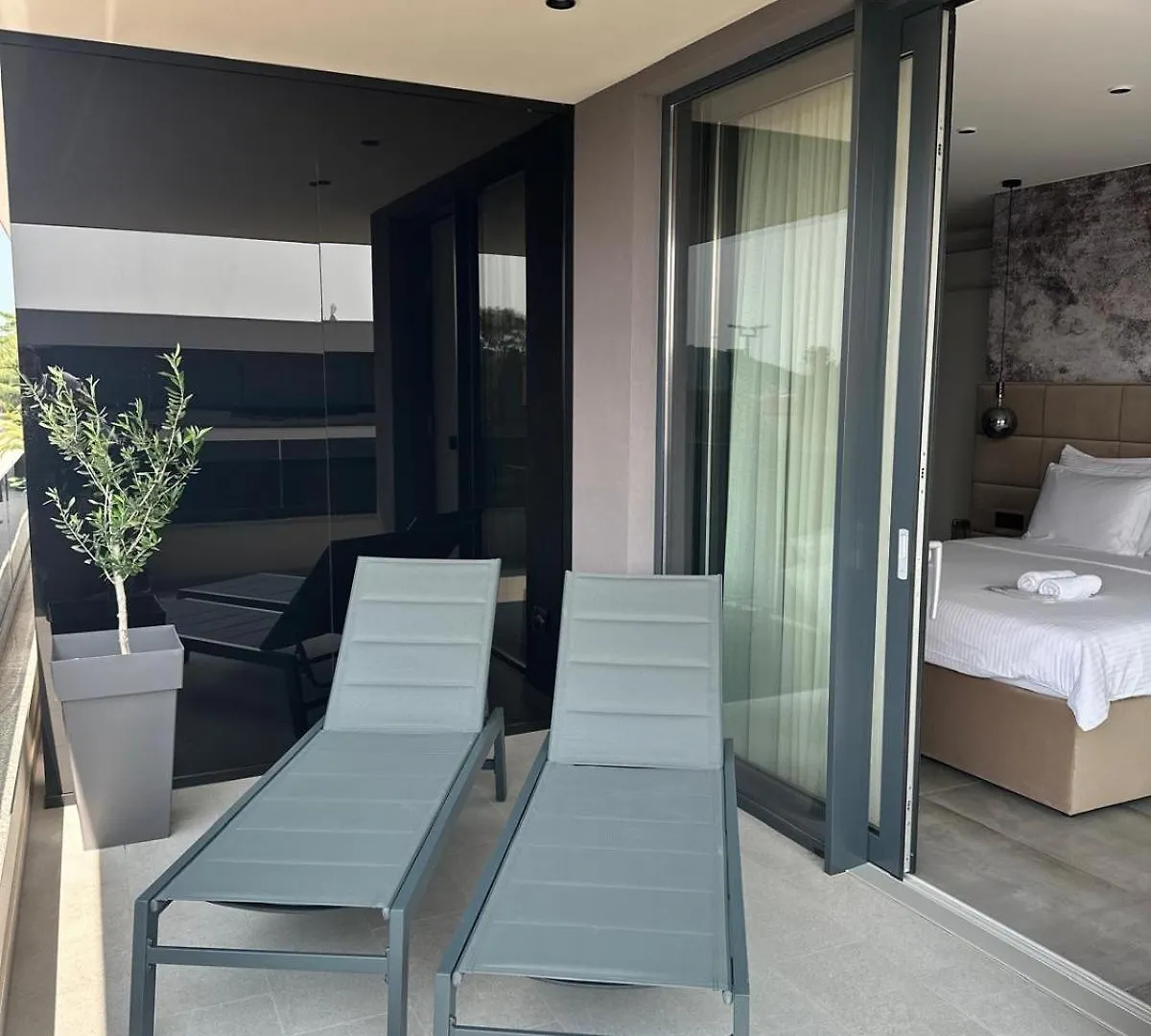 Fly Rooms Medulin - 50M From The Beach - New 2024