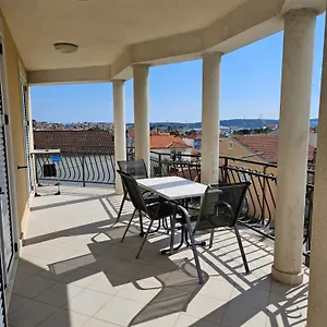 https://apartment-mary-trogir.hotels-in-trogir.com