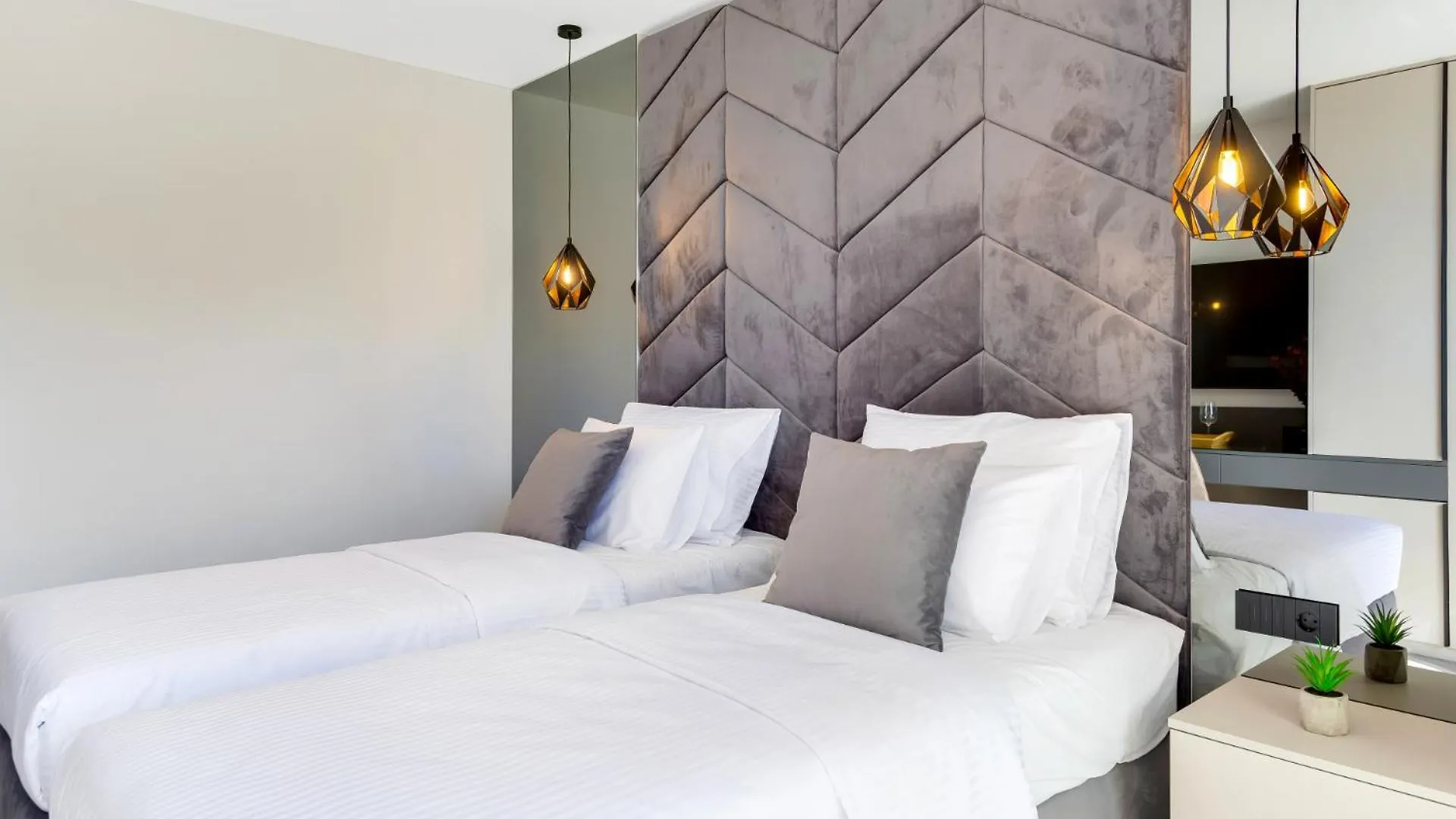 Fly Rooms Medulin - 50M From The Beach - New 2024 Gasthof