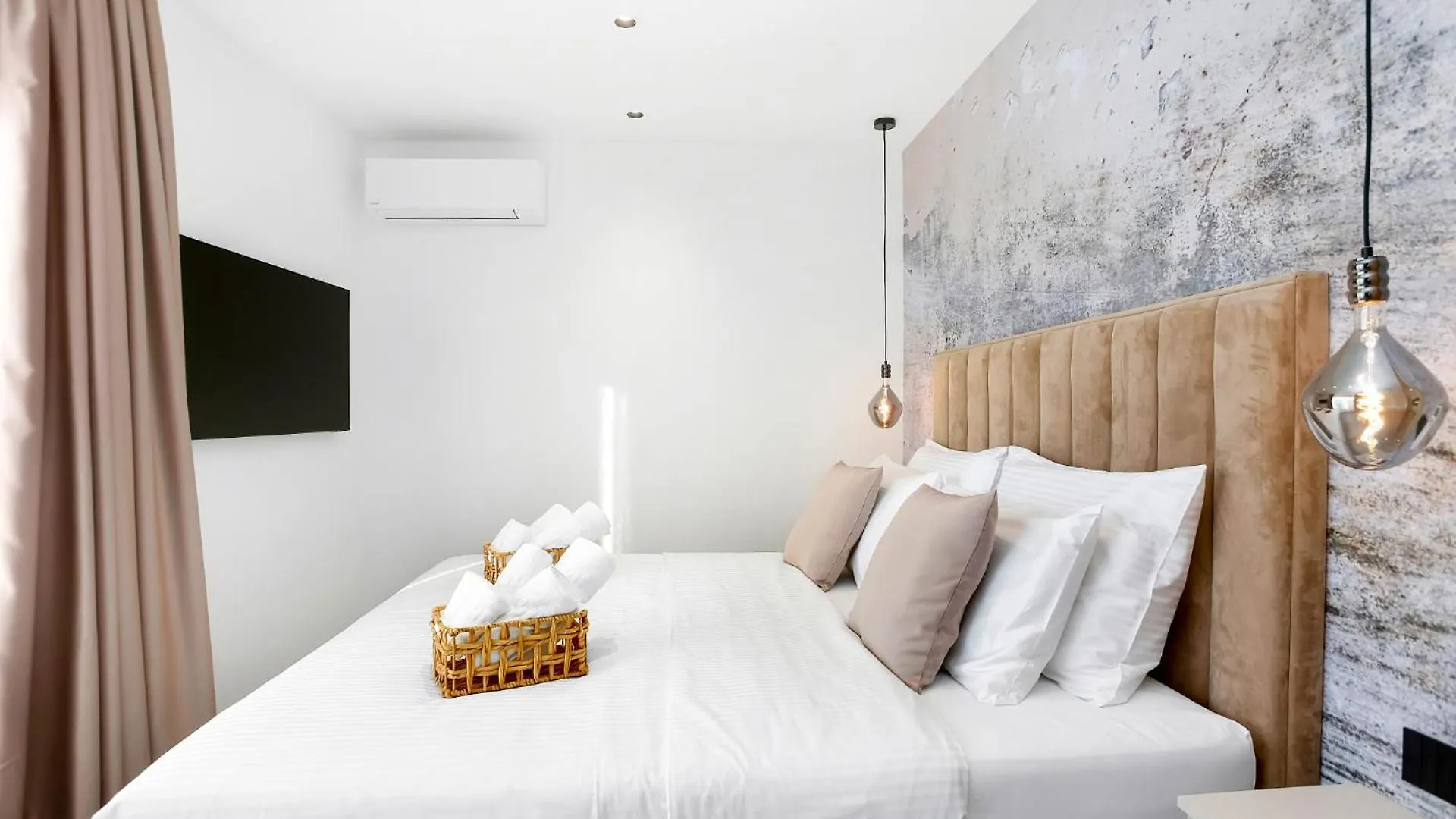 Fly Rooms Medulin - 50M From The Beach - New 2024