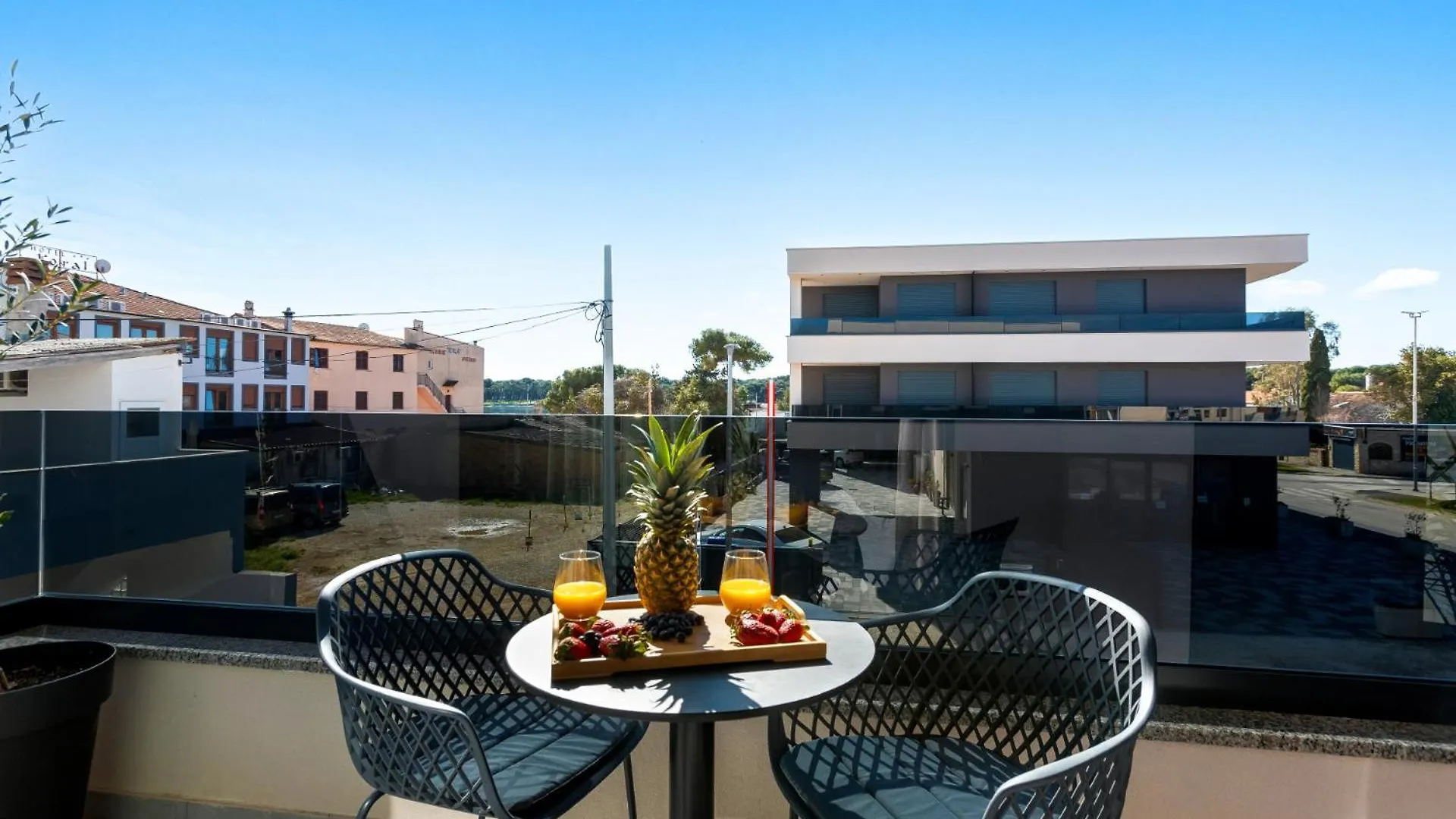 Fly Rooms Medulin - 50M From The Beach - New 2024 0*,