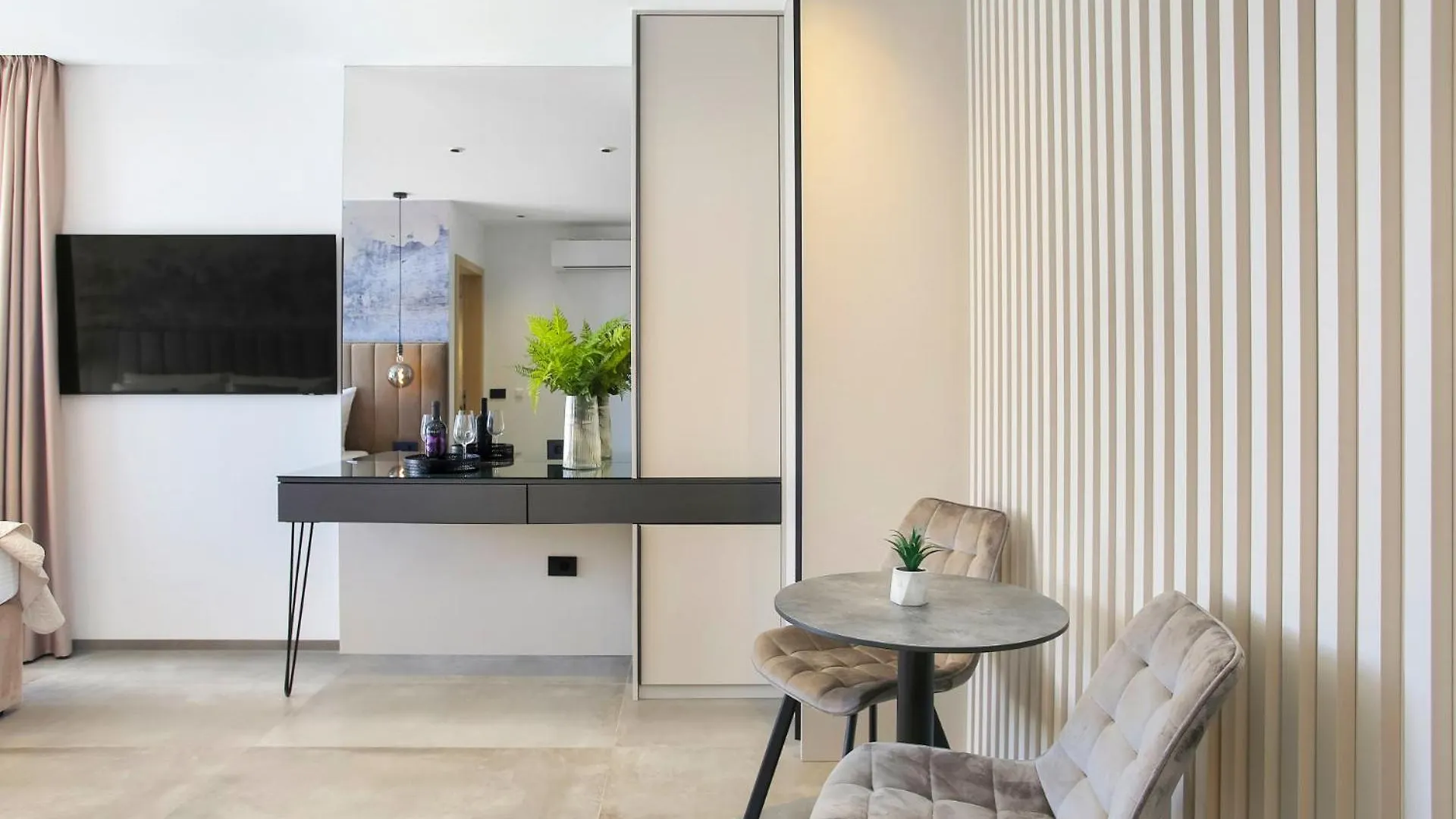 Fly Rooms Medulin - 50M From The Beach - New 2024 0*,
